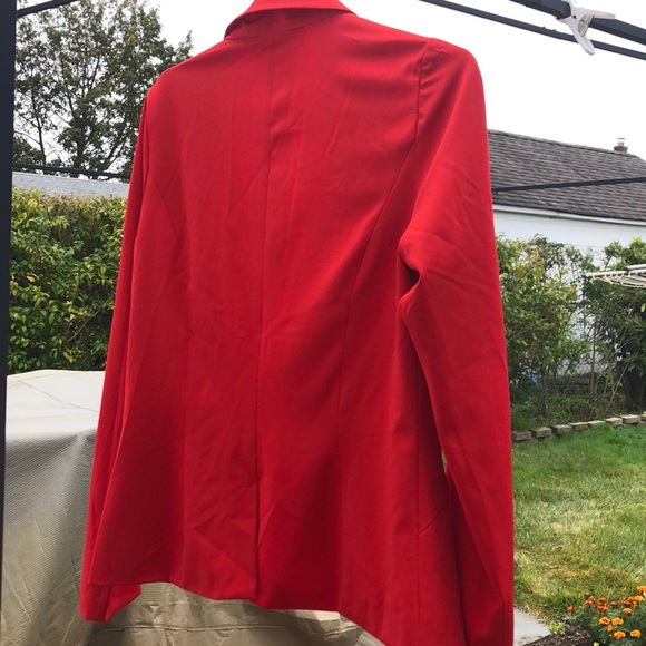 Blazer - Picture 5 of 5